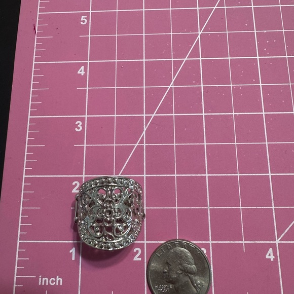 ❤️NWT BOUTIQUE SILVER TONE FILIGREE STRETCH RING - Picture 3 of 5